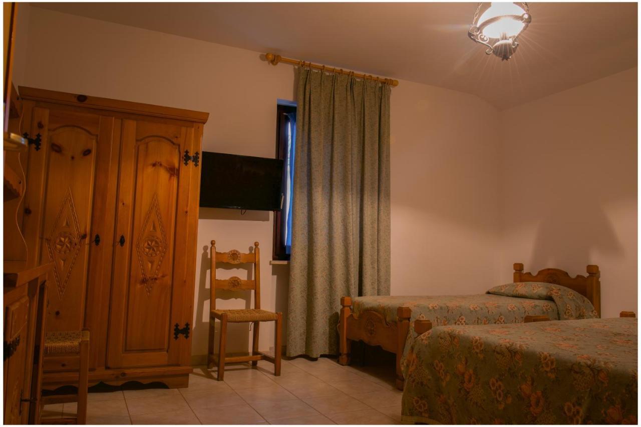 Hotel Pezzoli1938 Гресан Екстериор снимка